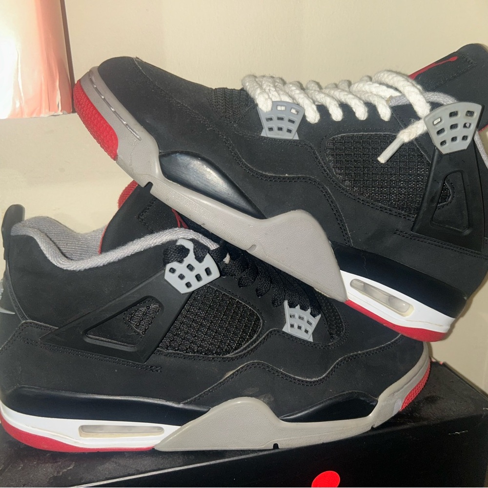 Jordan 4 Bred